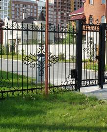 Кованый забор и ворота